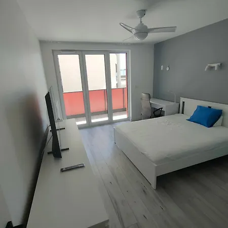 With Free Underground Parking - Mogilska Tauron Arena Homestay