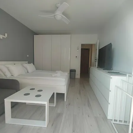 2-bedroom With 2 Free Parking Spots - Tauron Arena *